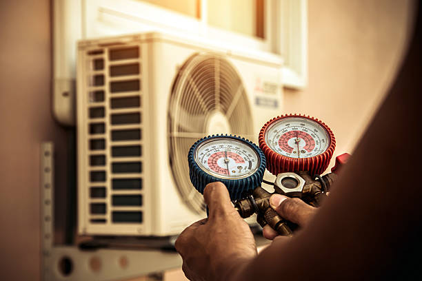 Professional Hvac technician working in Monrovia, IN